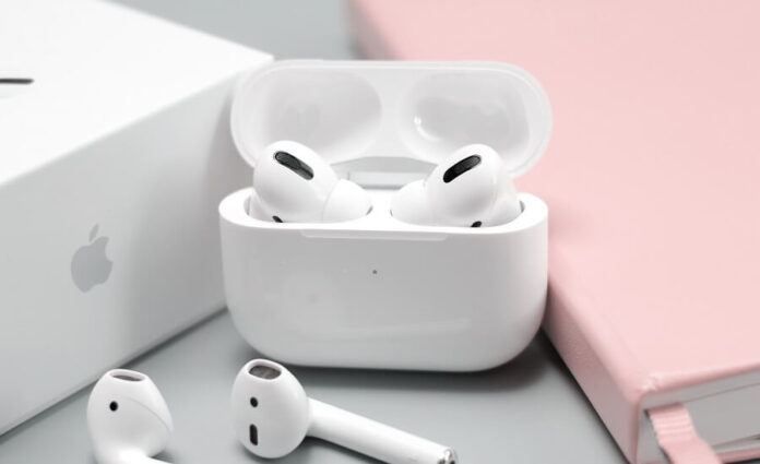 How to Turn Up Volume on AirPods